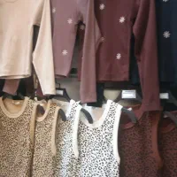 عرضه پوشاک تولیدی تهران در نمایشگاه رودان|لباس|رودان, |دیوار