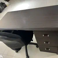 میز تحریر ۳ کشویی قهوه ای