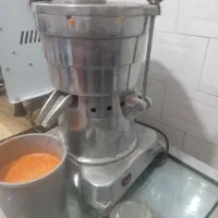 دستگاه آب هویج گیر