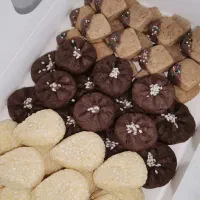 انواع کیک، کوکی، حلوا و شیرینی