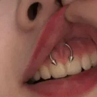 ارائه خدمات پیرسینگ برای آقایان و خانوم ها