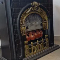 بخاری نو تمیز سالم بدون خط و خش فقط شیشه ندارد