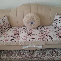 مبل و میزعسلی سالم شیک بدون خرابی پارگی و شکستگی