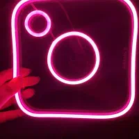 تابلو نئونی طرح اینستاگرام