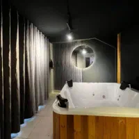 اجاره واحدجکوزی دار ساعتی روزانه لوکس دریاچه چیتگر