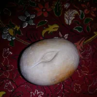 تعدادی سنگ قیمتی.