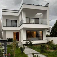 ویلادربست ۱و۲و۳و۴خواب داخل شهرک(خانه دریای)نور