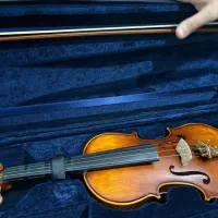 ویولن فندر ۴/۴ در حد نو