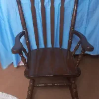 صندلی چوبی گهواره‌ای
