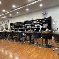 اجاره صندلی رنگ وکراتین ،میزناخن ،تخت مژه