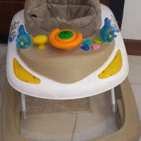 روروئک و تخت کنار مادر