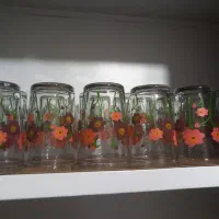 سه دست لیوان سالم بدون لب پریدگی