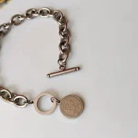 دستبند و گردنبند|بدلیجات|قدس, شهرقدس|دیوار