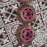 اسکیت سایز ۴۰ تا ۴۴ با چرخ یدک و لوازم|دوچرخه، اسکیت، اسکوتر|تهران, جوادیه تهرانپارس|دیوار