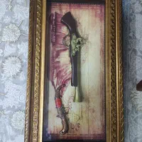 تابلو سه بعدی تپانچه و خنجر