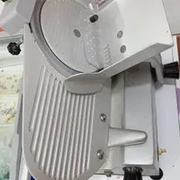 کالباس بر و استندسیگار و ادکلن و قفسه میوه