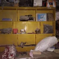 قفسه بزرگ مغازه