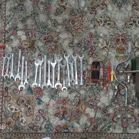 یه سری آچار تخت و یک سررینگ ب فروش میرسد