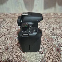 بدنه در حد نو دوربین حرفه ای 850d کنون|دوربین عکاسی و فیلم‌برداری|شیراز, منطقه هوایی شهید دوران|دیوار
