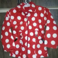 تعدادی کاپشن و پالتو و بلوز بچگانه