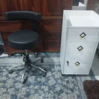 صندلی استادکار و ترولی کمدی