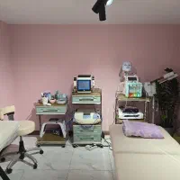 فیشیالیست خانم کلینیک زیبایی