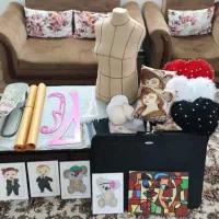 مقداری لوازم خیاطی و طراحی