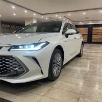 تویوتا آوالون ۲۰۲۵ سفید صدفی