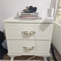 تخت و پاتختی|تخت و سرویس خواب|آشخانه, |دیوار