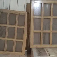 دوعدد پنچره چوبی78*114 و چهار عدد درب چوبی اتاق