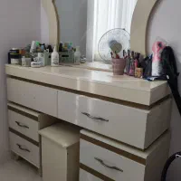 تخت و میز آرایش|تخت و سرویس خواب|تربت‌حیدریه, کاشانی|دیوار