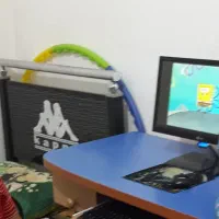 تخت یک نفره با تشک و میز تحریر باصندلی معمولی