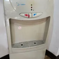 آبسردکن قابلیت آب گرم وسرد،یخچال دار کاملا سالم