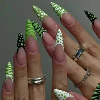 ترمیم ناخن ۱۱۰کاشت۱۵۰پدیکور۲۰۰لمینت۱۲۰طراحی از۱۰|خدمات آرایشگری و زیبایی|کرج, گوهردشت|دیوار