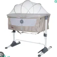 تخت نوزاد کنار مادر مارک زویی