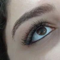 مژه. رنگ  میکاپ