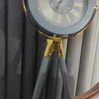 ساعت ایستاده