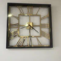 ساعت کاملا سالم