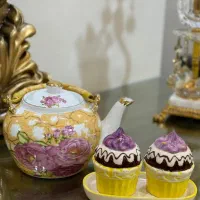 قوری با دو عدد نمکدان