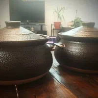یک جفت قابلمه سفالی زیبا و کاربردی