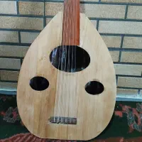 عود دست‌ساز قدیمی