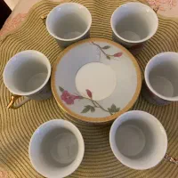 فنجان و نلبکی گلدار طلایی