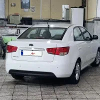 سراتو آپشنال دنده ای