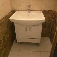 روشویی با شیر آب