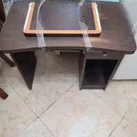 میز کار و کامپیوتر تمیز
