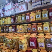 پخش عمده و خورده انواع ترشیجات،لواشک و ترشک،زیتون