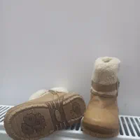 کفش و چکمه دخترونه|کفش و لباس بچه|کاشان, درب اصفهان|دیوار