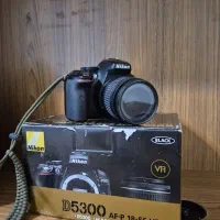 دوربین نیکون/نیکن مدل D5300 با لنز 18-55 (31k شات)
