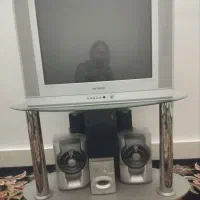 تلویزیون و میز