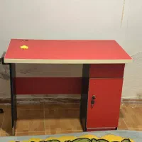 فروش دوعددگلیم فرش ویک عددمیز تحریر